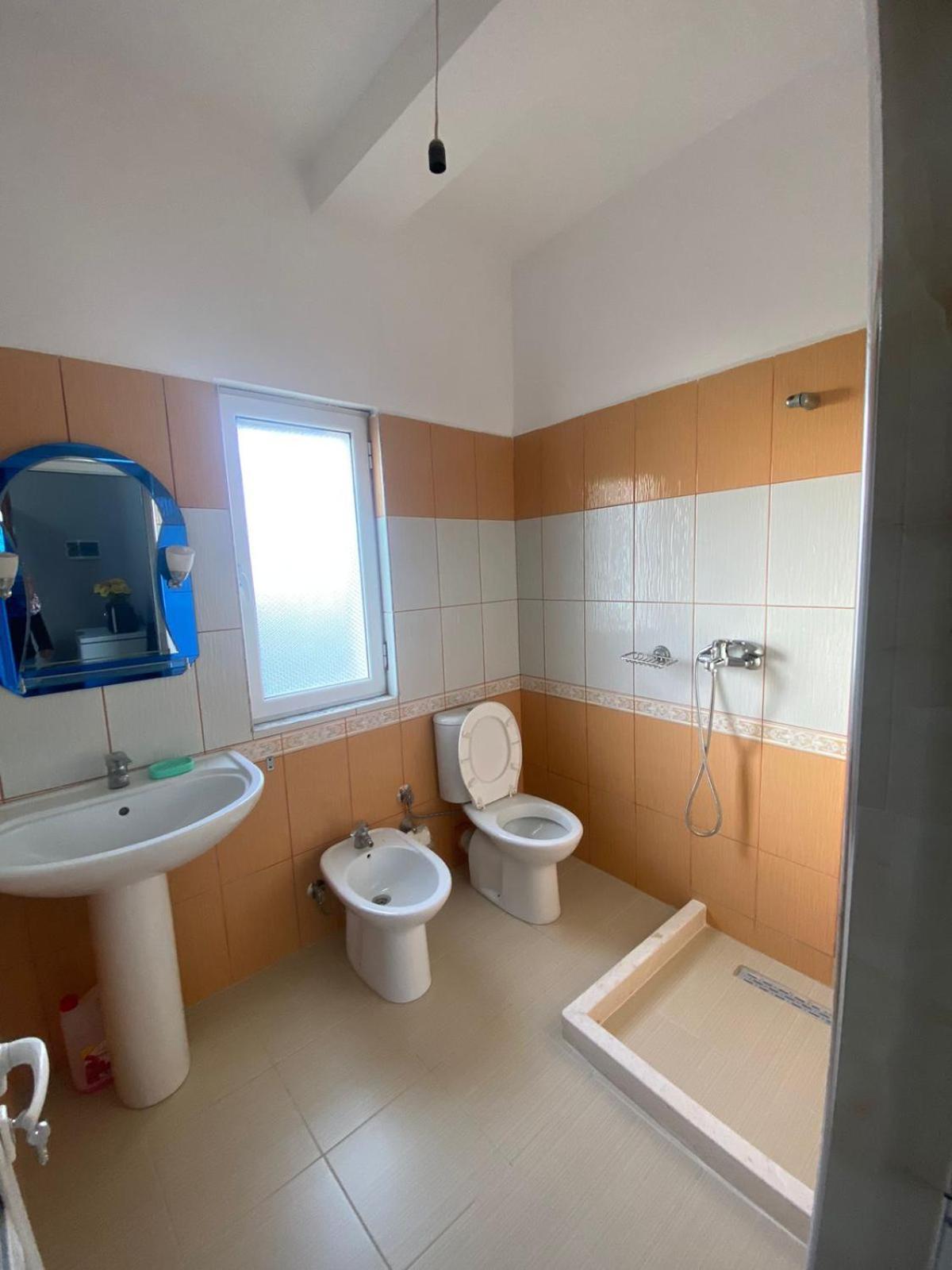 Besim Apartament *